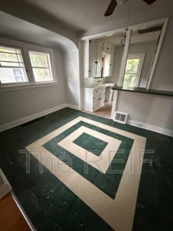 Building Photo - 912 Hammond St