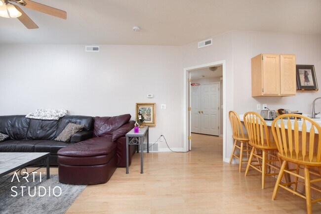 Building Photo - 331 Belmont Pl