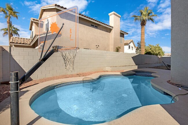 Building Photo - 1248 E Briarwood Terrace