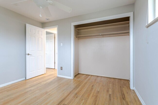 Building Photo - 755 Braun St