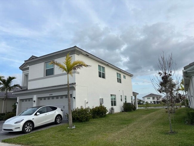 Building Photo - 15134 Cameo Ct