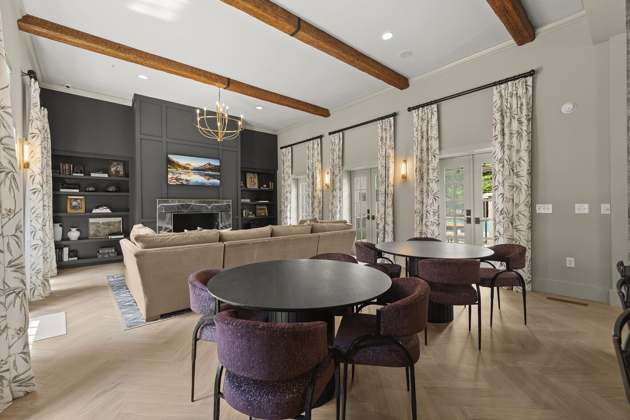 Building Photo - 2420 Peachtree Rd NW