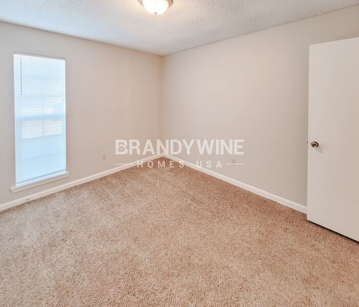 Building Photo - 6395 Golden Park Dr