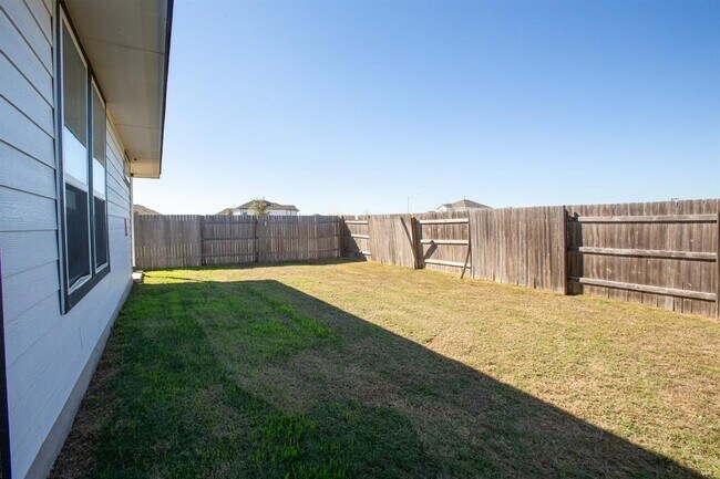 Building Photo - 301 Tempest Trl