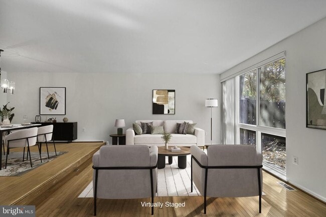 Building Photo - 2006 Lakebreeze Way