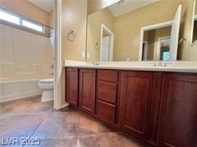 Building Photo - DON’T MISS OUT ON THIS BEAUTIFUL 4-BEDROOM...