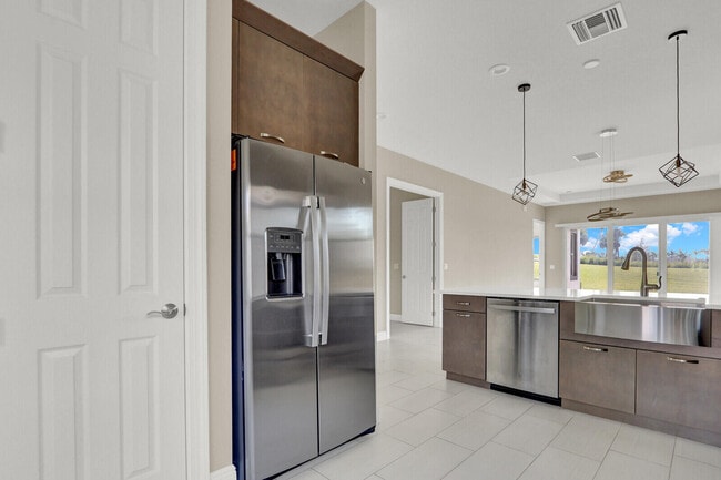 Building Photo - 9273 SW Pepoli Way