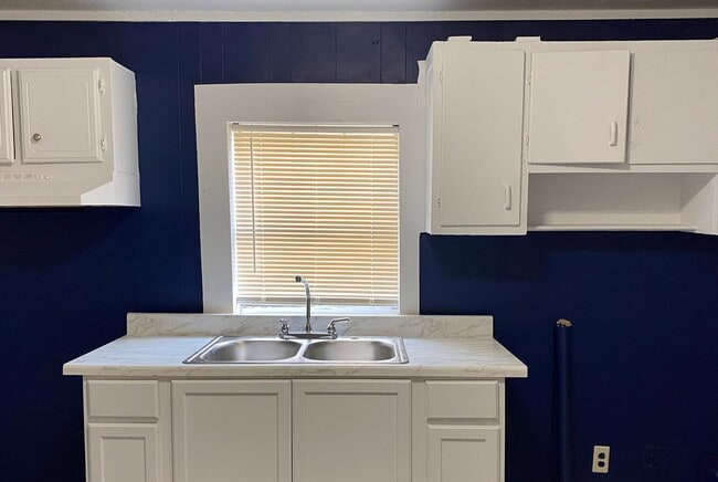 1/2 off 1st Month's Rent With Approved A... - 1/2 off 1st Month's Rent   With Approved A...