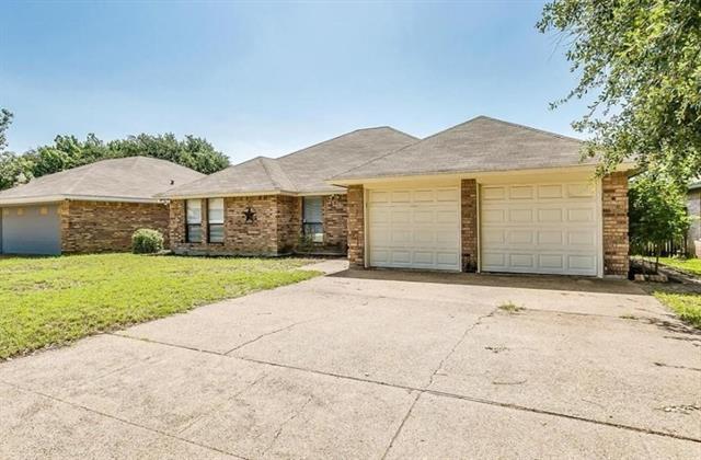 Building Photo - 3821 Huntwick Dr