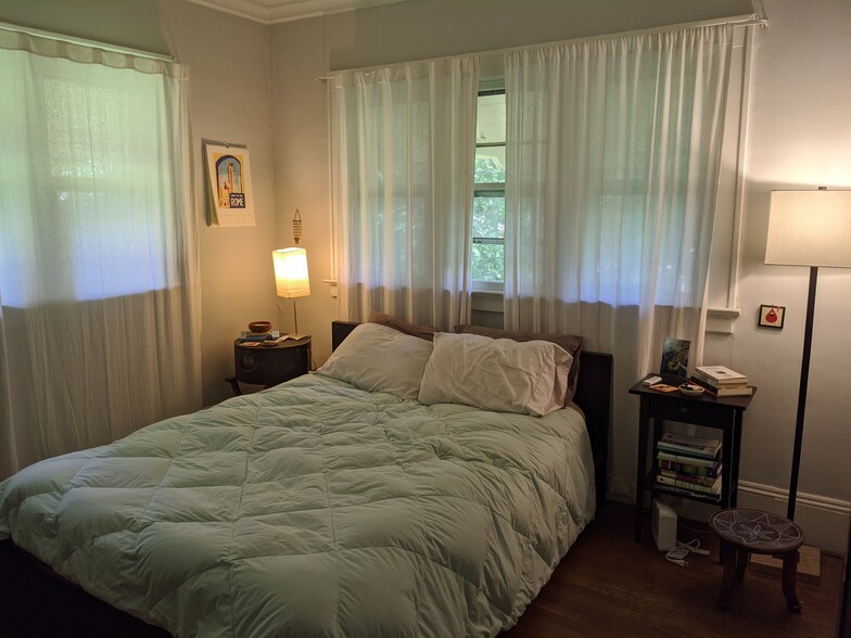 Bedroom - 775 Woodland Ave SE