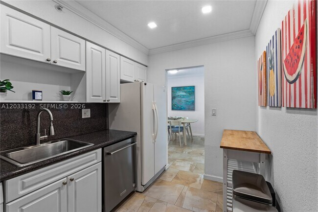 Building Photo - 2501 S Ocean Dr