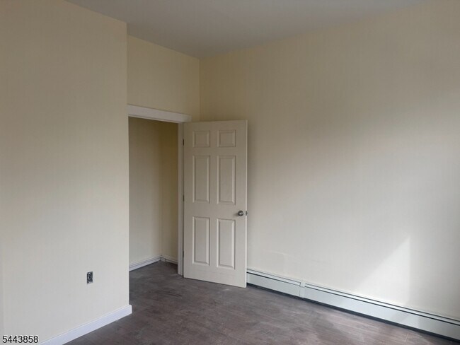 Building Photo - 213 Harrison Ave