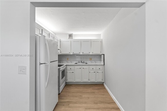 Building Photo - 301 SW 135th Ave