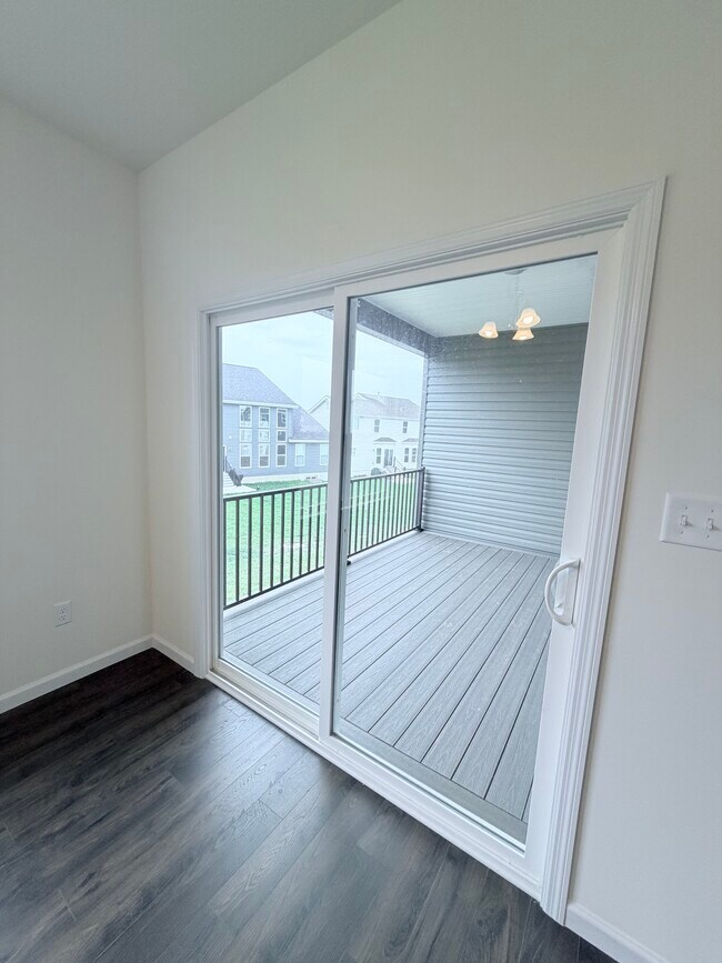 Building Photo - 810 Colony Rdg Ct