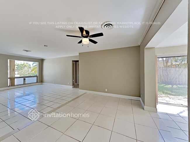 Building Photo - 1906 N 37th Ave