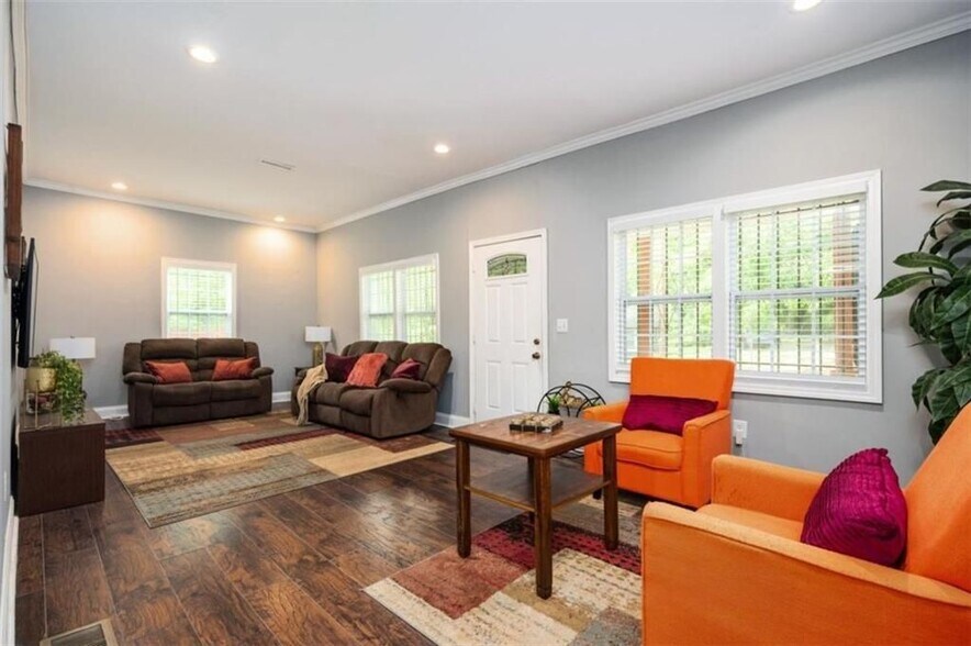 Building Photo - 3479 Thompson Dr NW