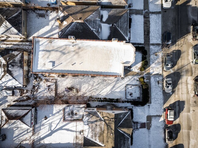 Building Photo - 3927 Kirk St