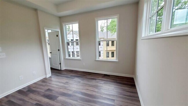 Building Photo - 117 Chestnut Cir