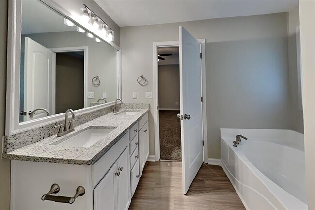Building Photo - 280 Brookview Dr