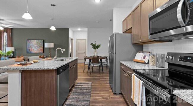 Building Photo - 15155 Ollie Dr