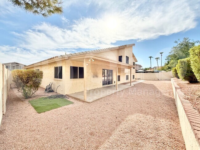 Building Photo - 2718 E Bighorn Ave