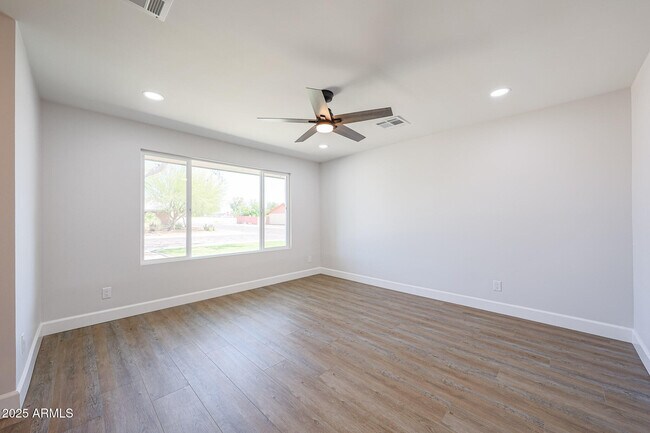 Building Photo - 11202 N 43rd Dr