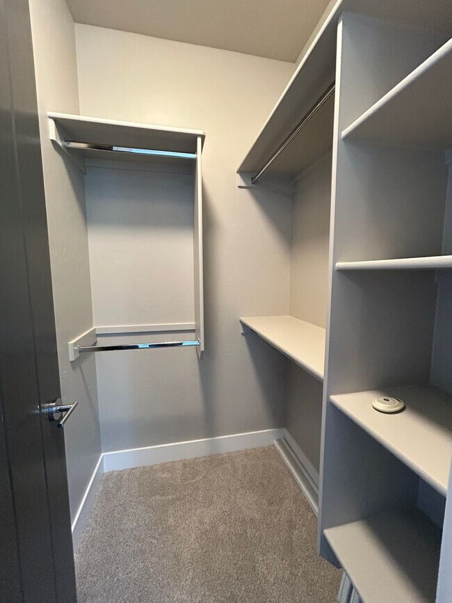 Building Photo - Luxury Living in StarView Estates - 4.98 A...