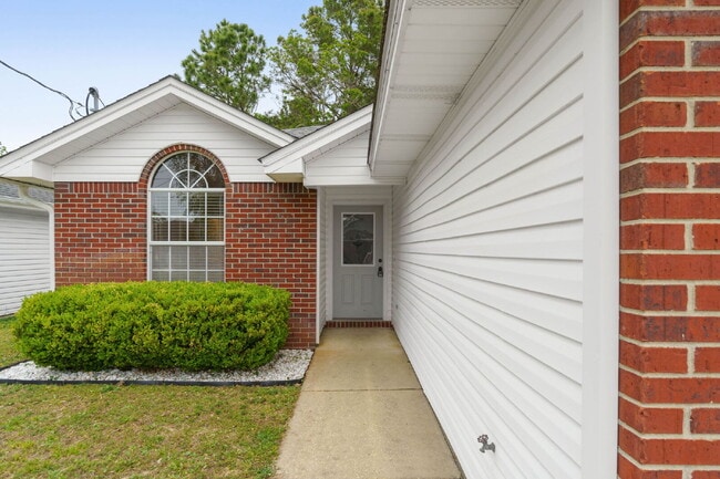 Building Photo - 1911 Summer Hills Ln