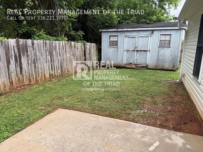 Building Photo - 8 Franklinwood Dr