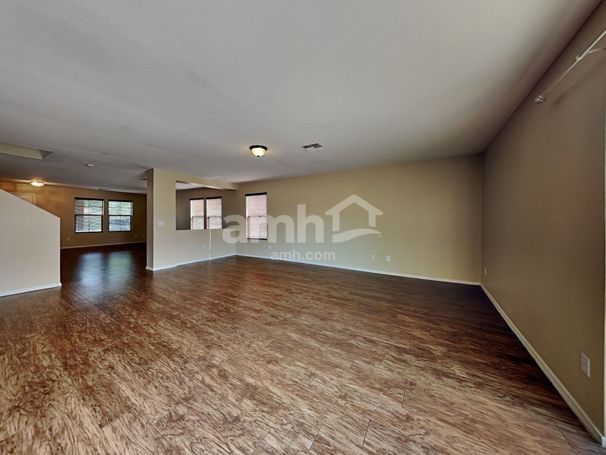 Building Photo - 3219 W Saint Anne Ave