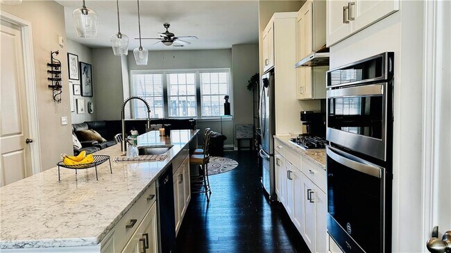 Building Photo - 6428 Canopy Dr