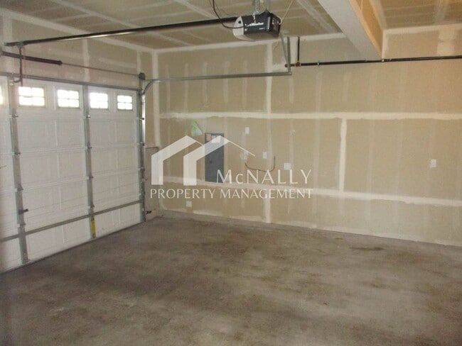 Building Photo - Lovely 4 bedroom 3 bath home in South Kitsap