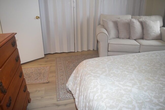 Building Photo - 315 Mansfield Dr