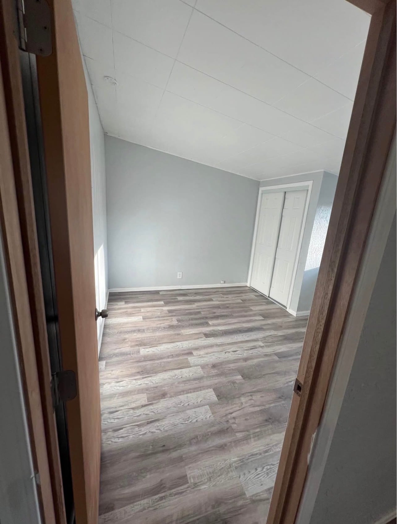 Building Photo - 414 E Broadway St