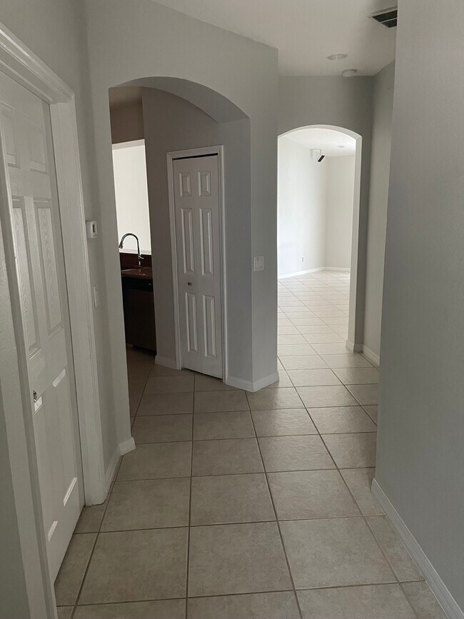 Building Photo - 1235 Travertine Terrace