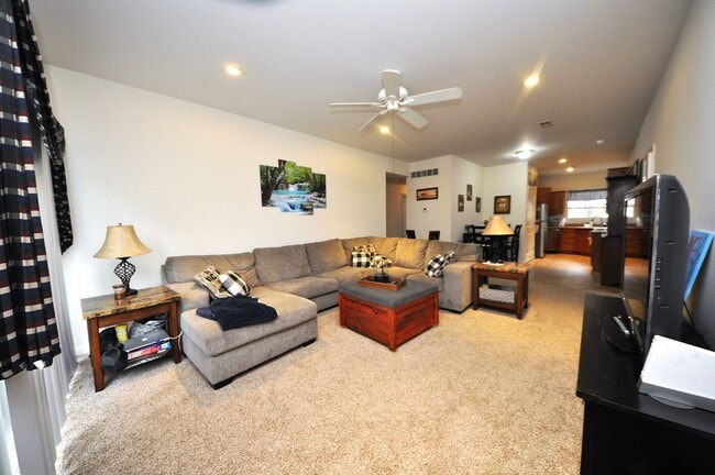 Building Photo - 445 Woolf Rd