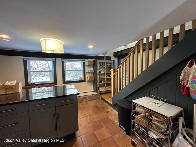 Building Photo - 180 Yerry Hill Rd