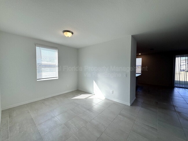Building Photo - 2958 Sunstar Dr