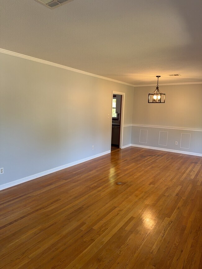 Building Photo - 4064 Johnstown Dr