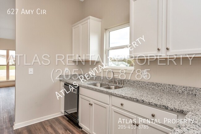 Building Photo - 627 Amy Circle Tuscaloosa, AL 35404