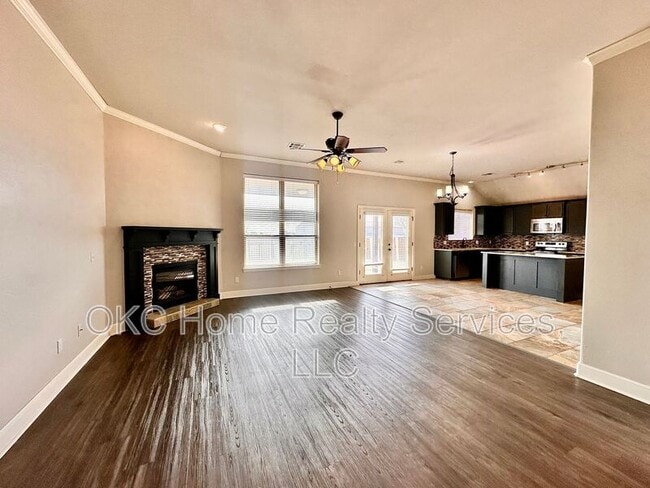 Building Photo - 2412 SE 92nd Terrace