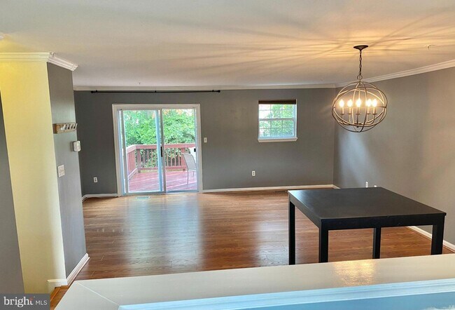 Building Photo - 8825 Goose Landing Cir