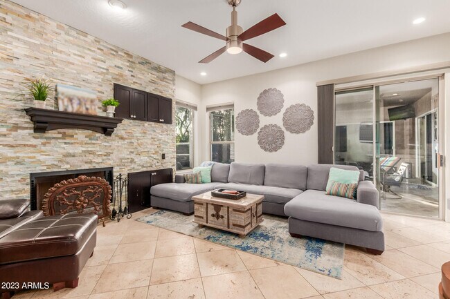 Building Photo - 8919 E Cll Del Palo Verde