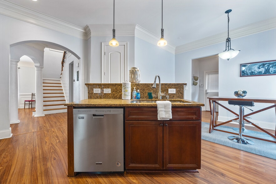 Building Photo - 1267 Atlantic Dr NW