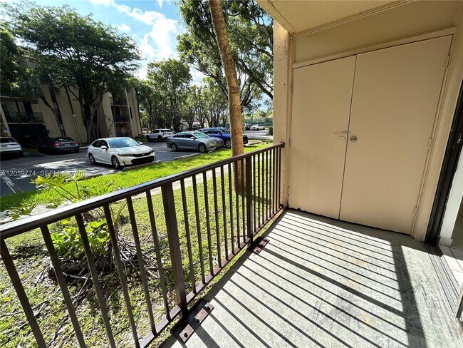 Building Photo - 14301 N Kendall Dr