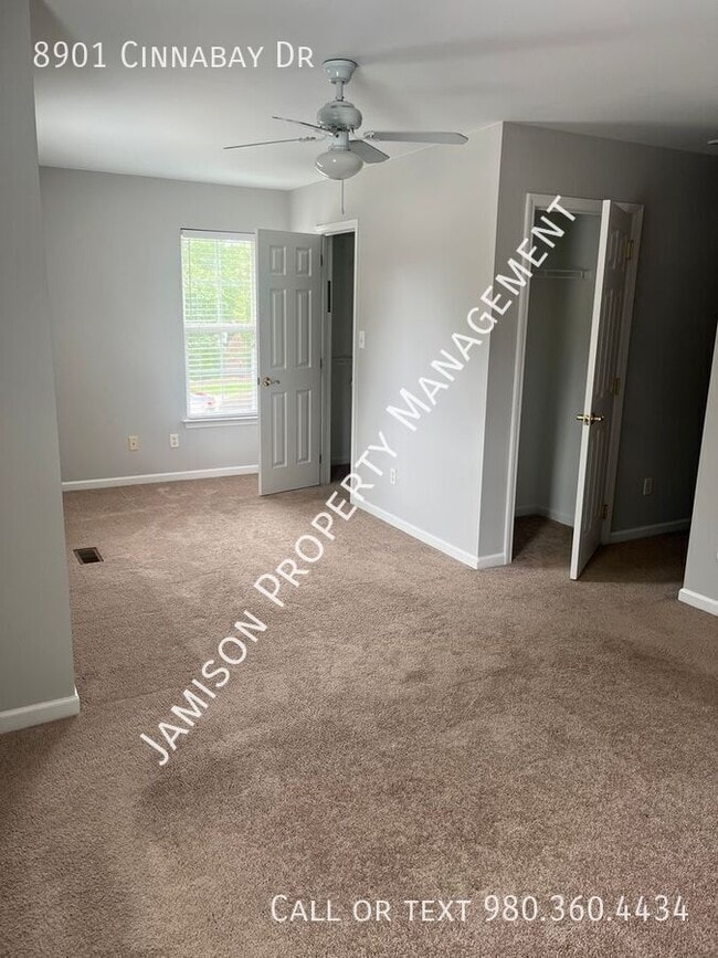 Building Photo - 8901 Cinnabay Dr