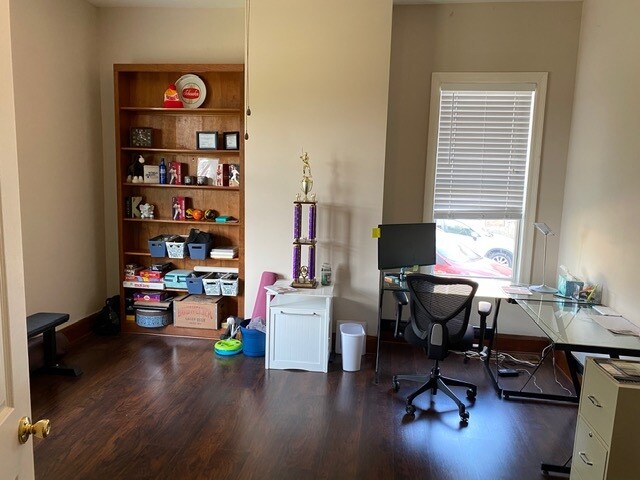 2nd bedroom - 6651 Mitchell Ave