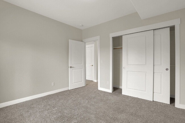 Building Photo - 3780 Venice Grove