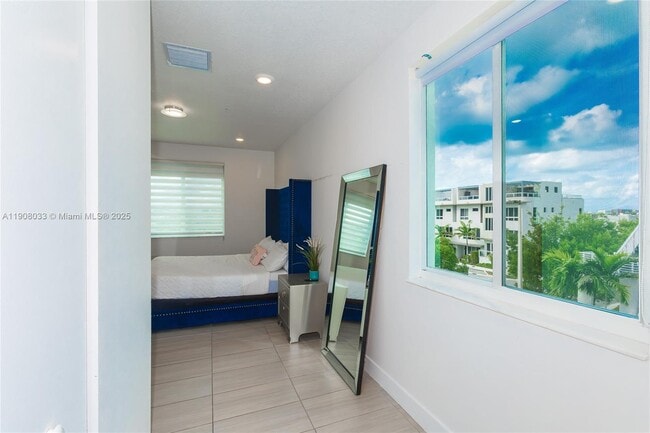 Building Photo - 6401 NW 103rd Pl