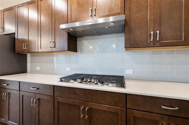 Building Photo - 801 Simmental Loop